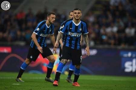 玉昆球迷在机场深情送别安德森，安德森的回应藏着太多不舍