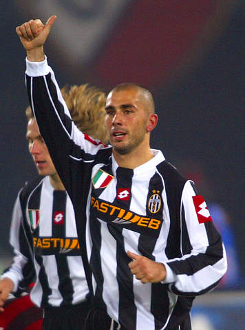 图片报：曼联、曼城&阿森纳在关注法兰克福后卫纳撒尼尔-布朗