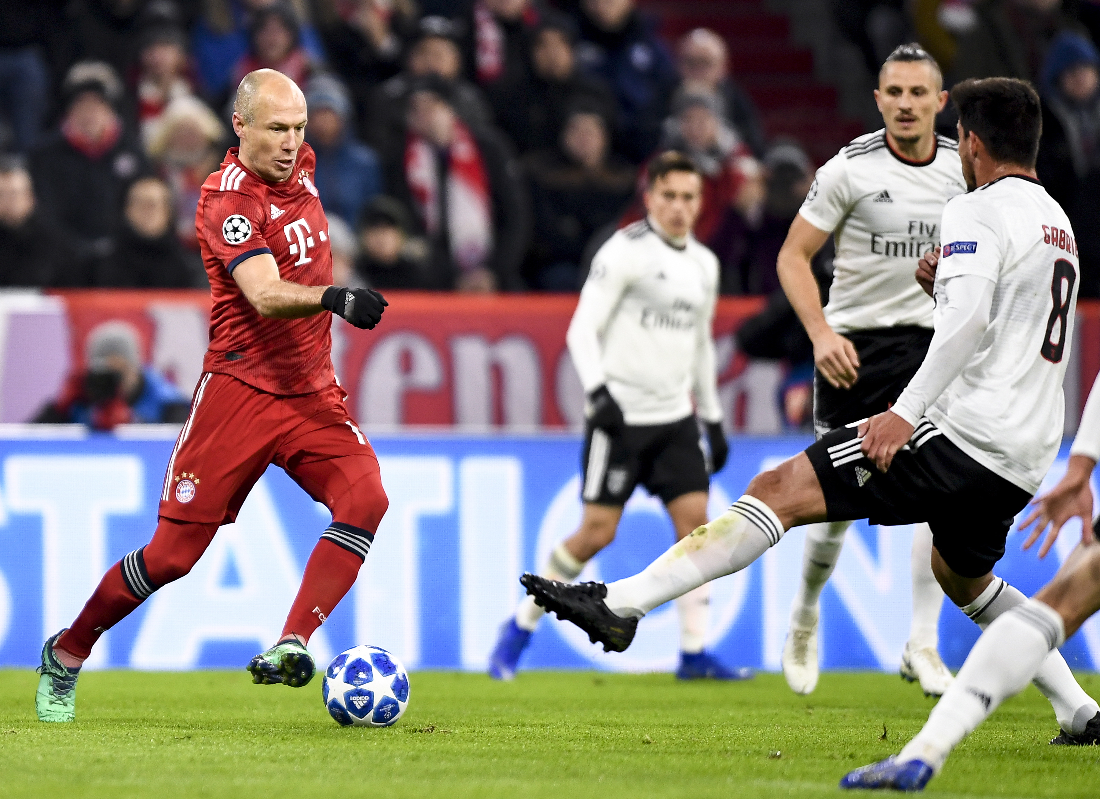 又犯规了！第二节刚上来杨瀚森补防科沃德又被裁判吹打手&已经3犯