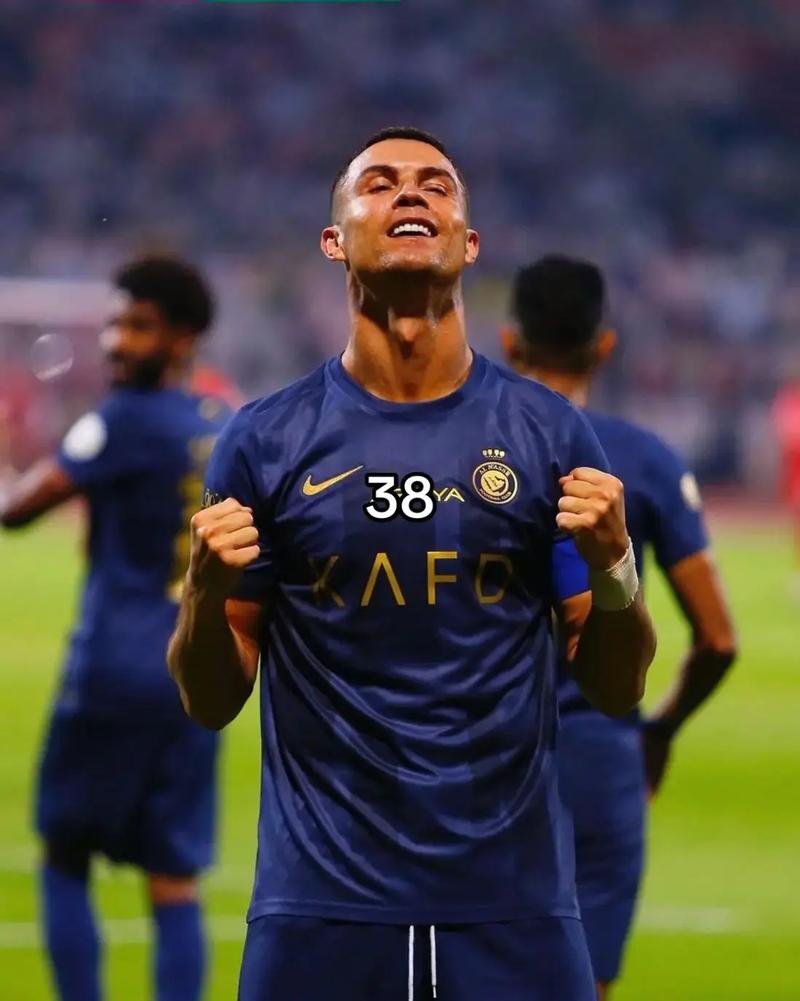 萨林杰真不行了？广东“三王炸”验货成功，朱芳雨被迫更换大外援